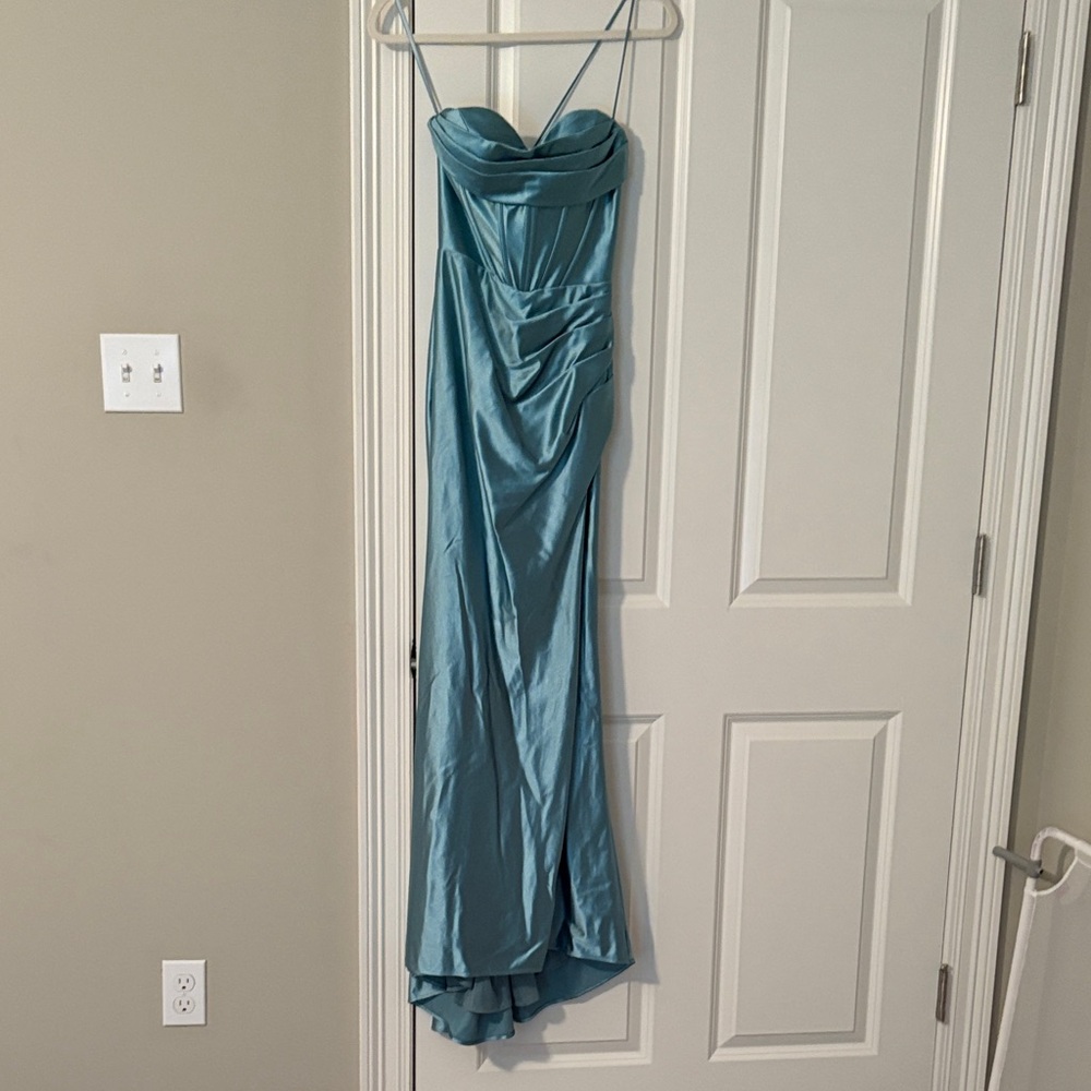 Elegant Blue Strapless Gown